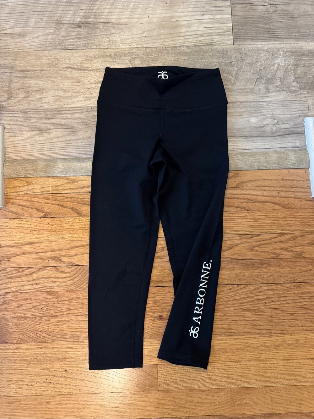 Arbonne black capri leggings NWOT